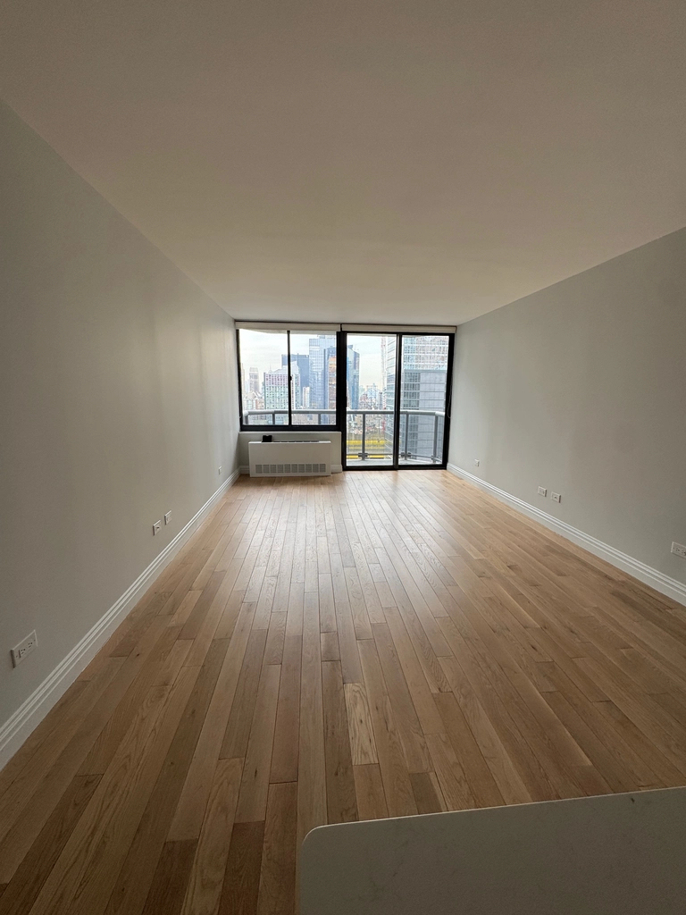 West 48th Street - Photo 0