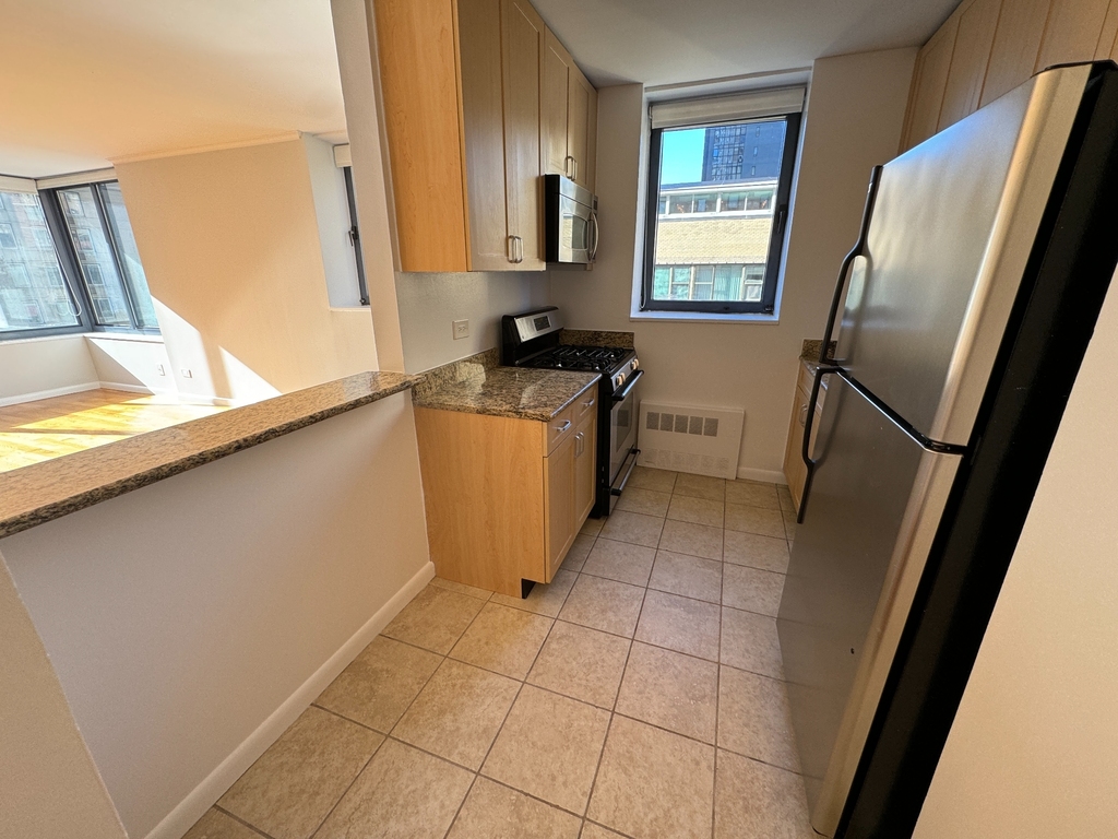 West 48th Street - Photo 5