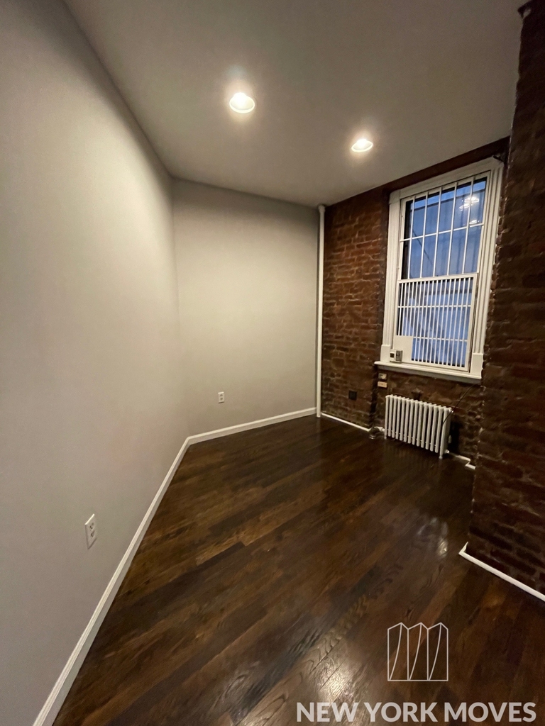 13th St & 1st Ave - Photo 1
