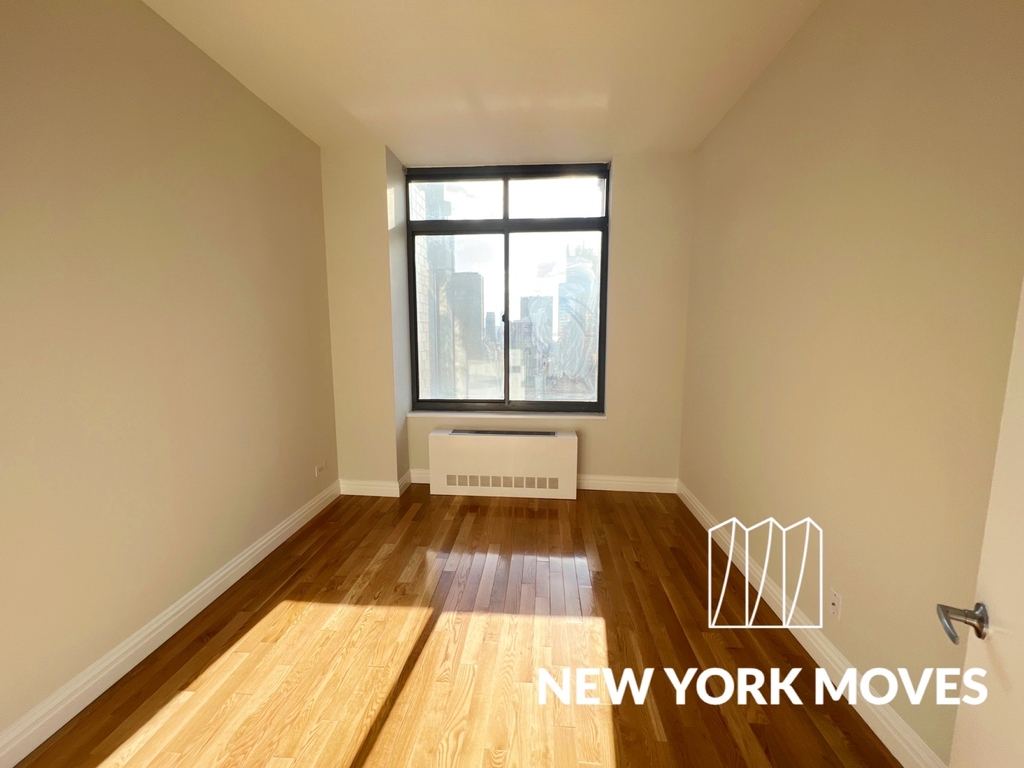 West 48th Street - Photo 5