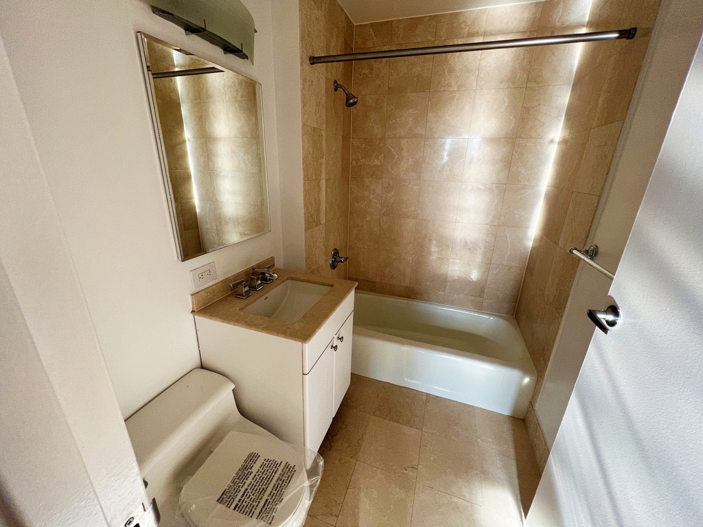West 48th Street - Photo 9
