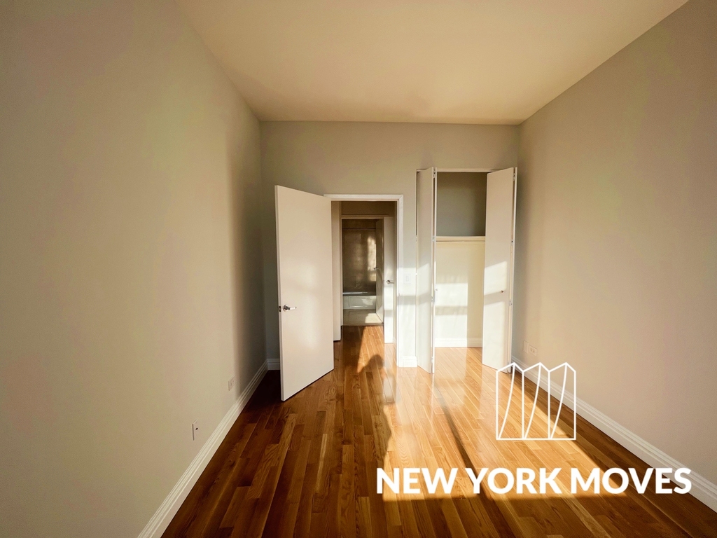 West 48th Street - Photo 6