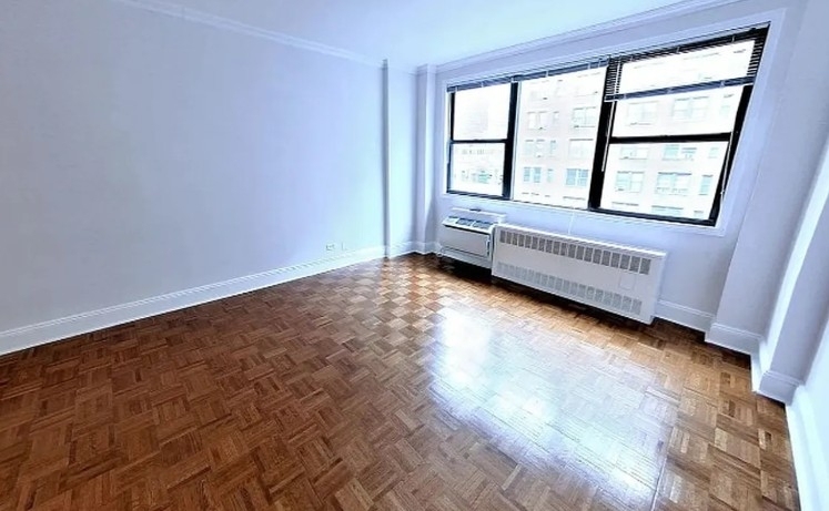 442 West 57th Street - Photo 1