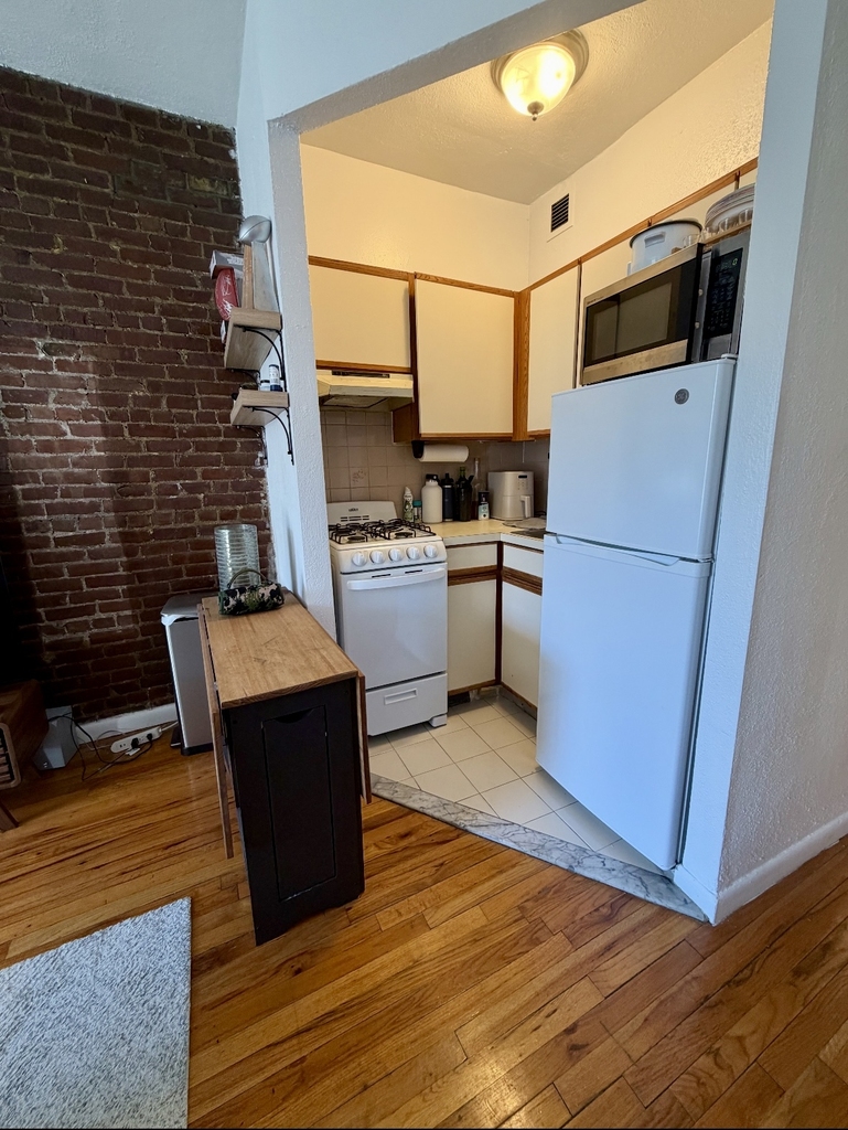 441 East 83rd Street - Photo 2