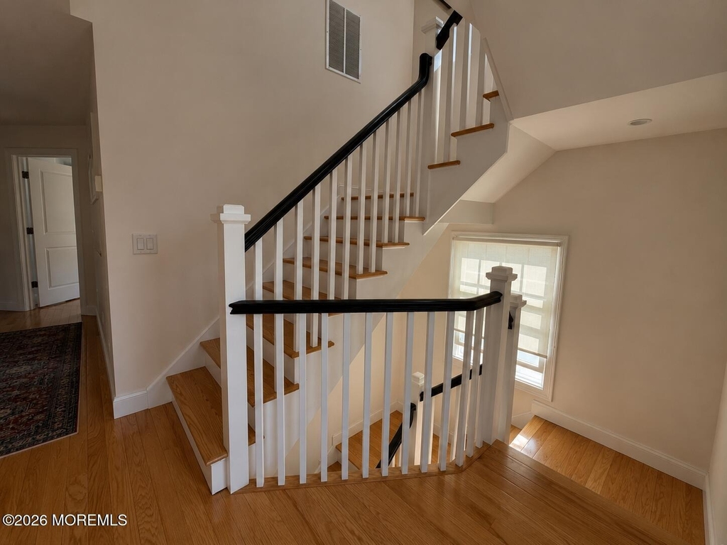 550 Whiting Avenue - Photo 9
