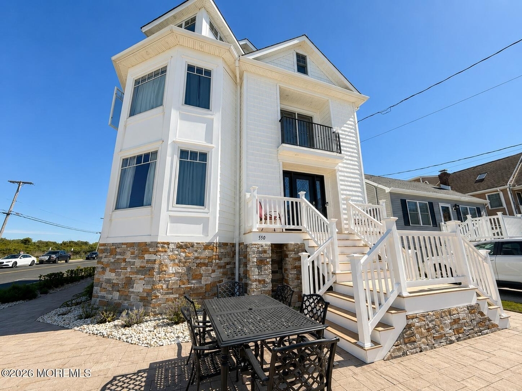 550 Whiting Avenue - Photo 1