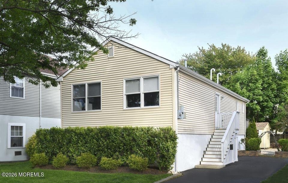 18 Meadowbrook Avenue - Photo 0