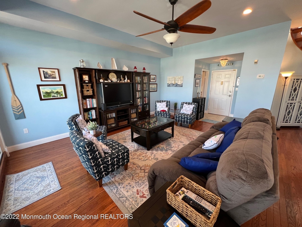 4 Ocean Avenue - Photo 2