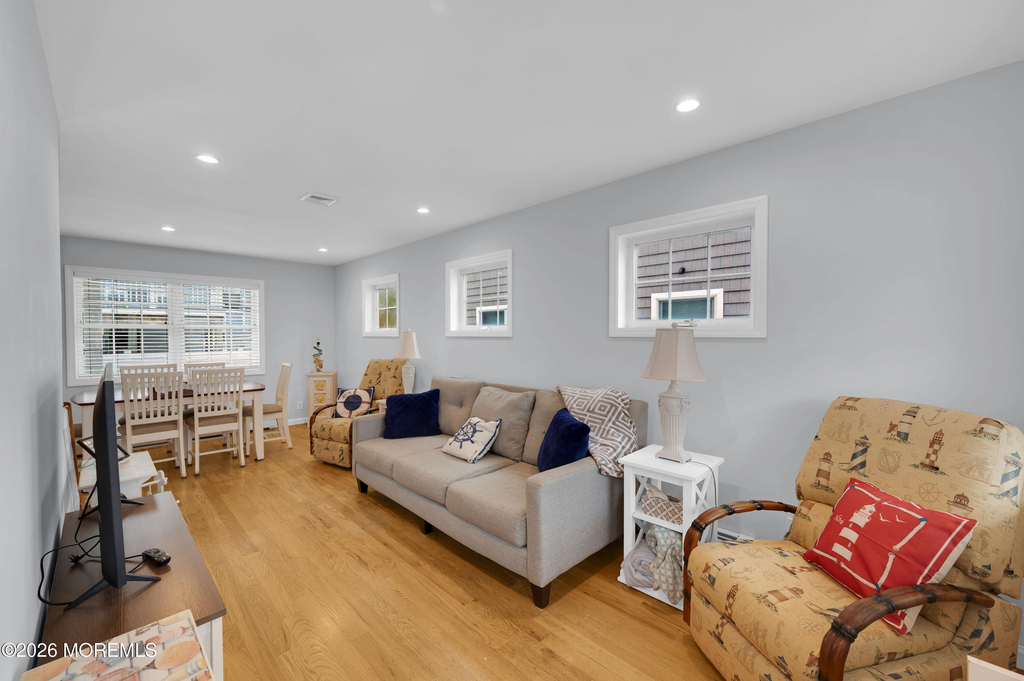 8 Nichols Avenue - Photo 10