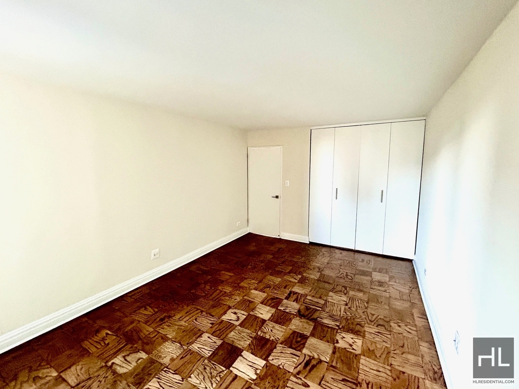 East 71st Street - Photo 3