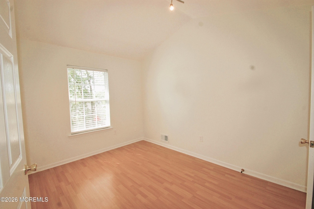 574 Beachway Avenue - Photo 17