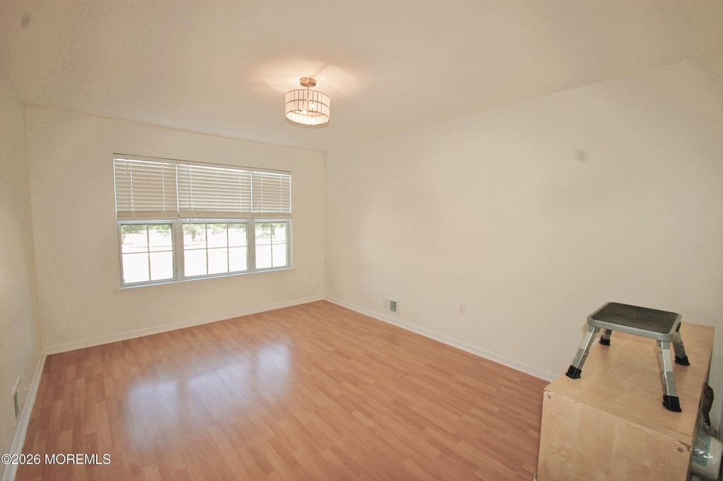 574 Beachway Avenue - Photo 8