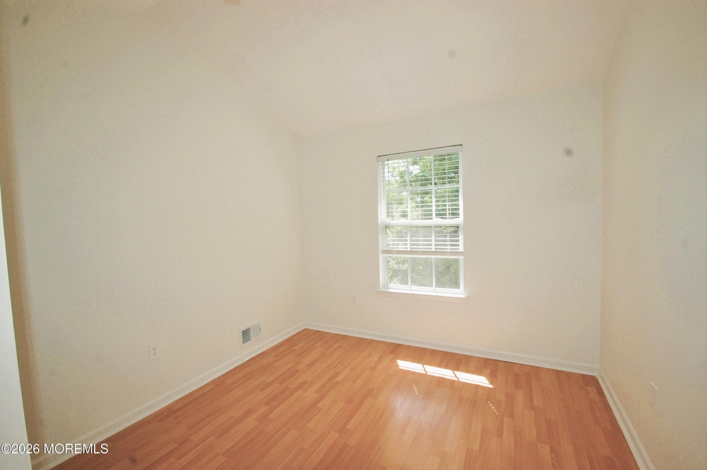 574 Beachway Avenue - Photo 18