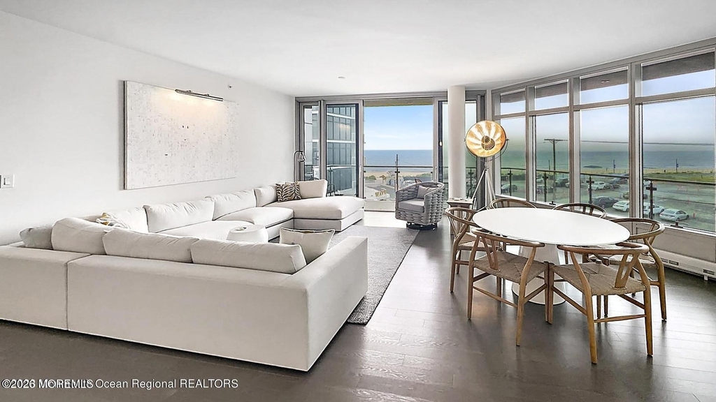 15 Morris Avenue - Photo 1