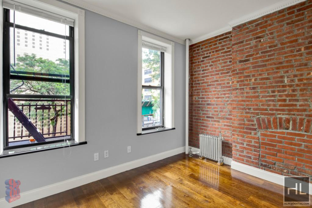 W 52nd St. - Photo 2