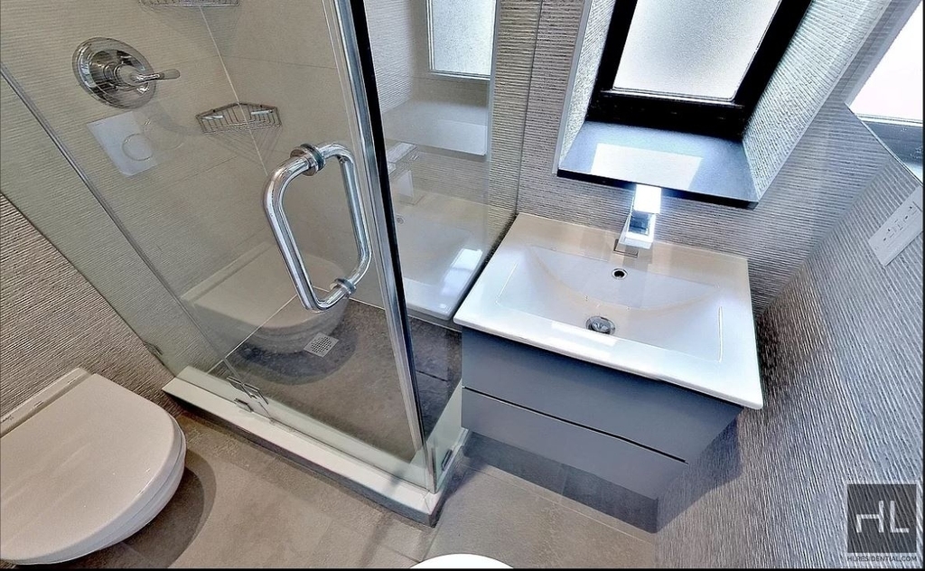 East 82 Street - Photo 3