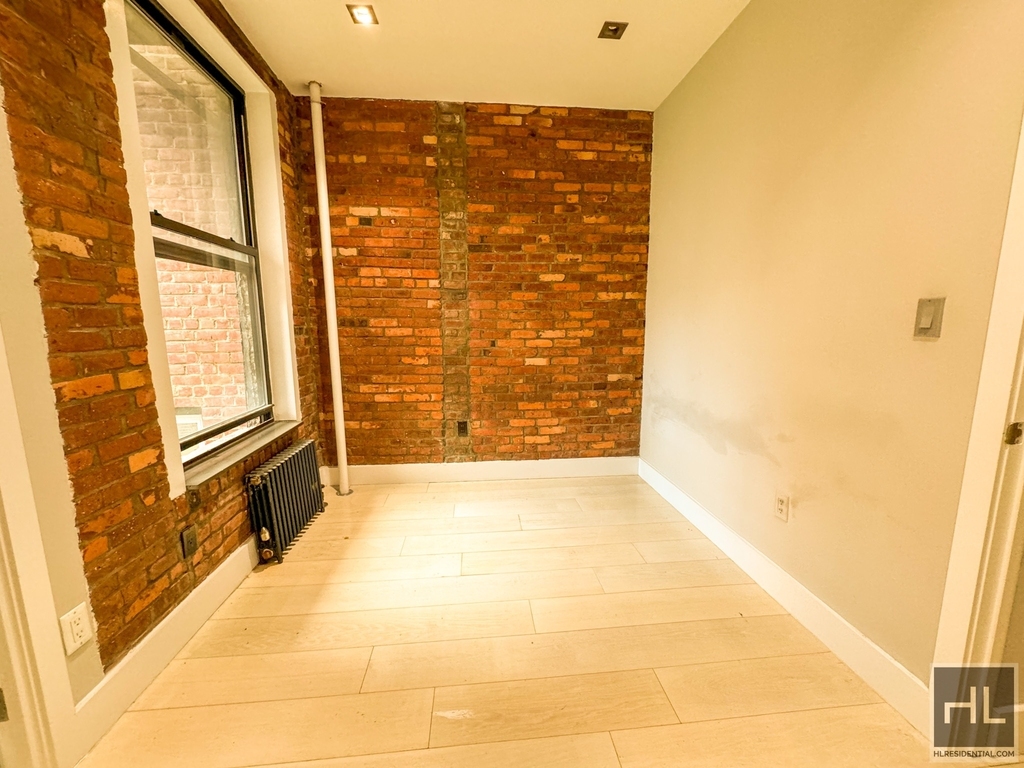 East 82 Street - Photo 2