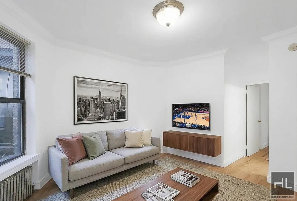 East 83 Street - Photo 1