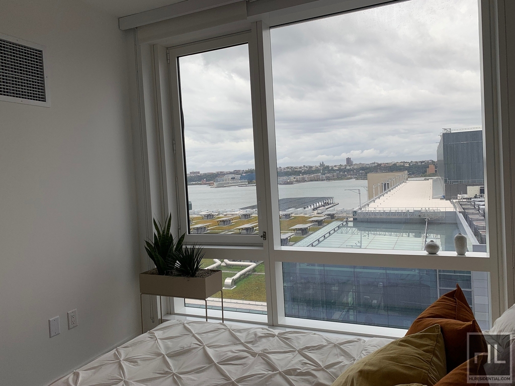 West 38th Street - Photo 1