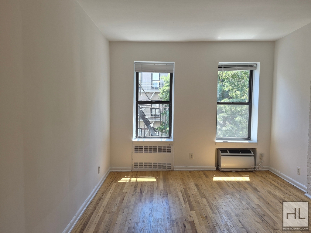 East 83 Street - Photo 1