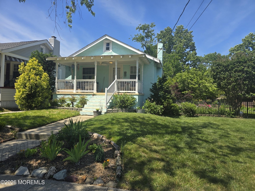46 Evergreen Avenue - Photo 0