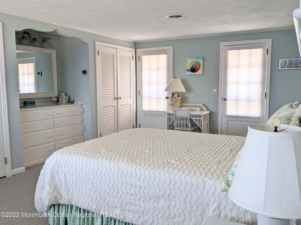 127 Curtis Point Drive - Photo 17