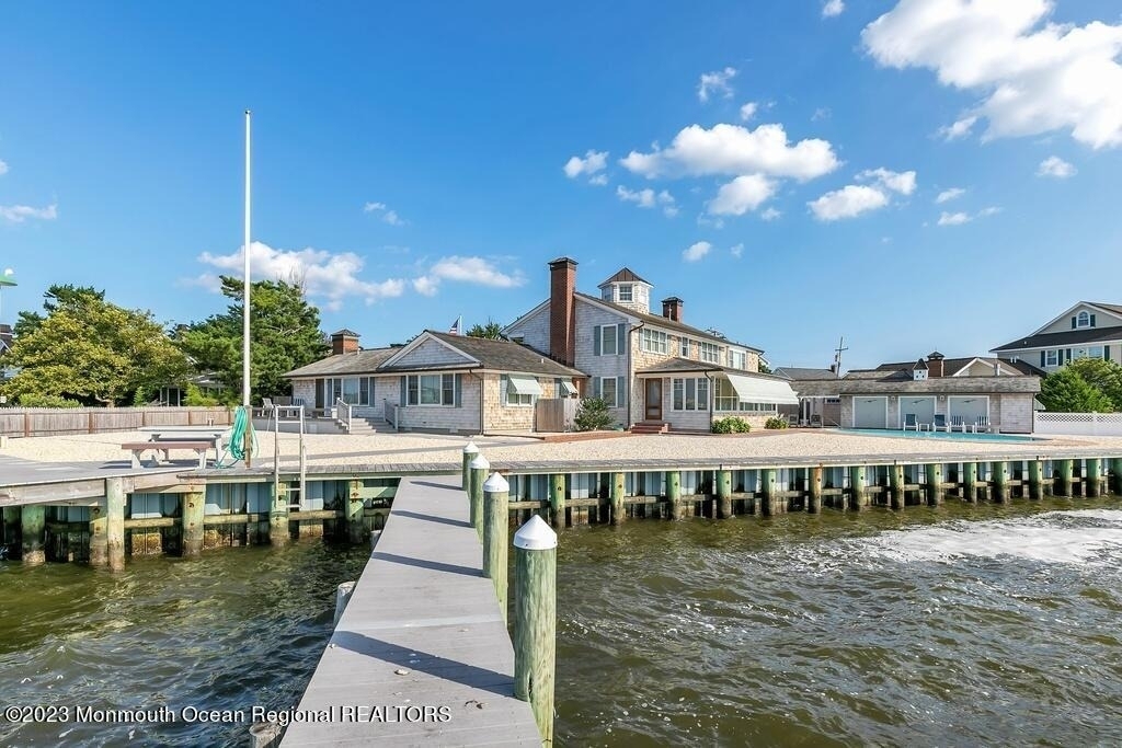 127 Curtis Point Drive - Photo 1
