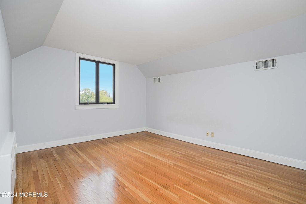 828 Kingston Road - Photo 23