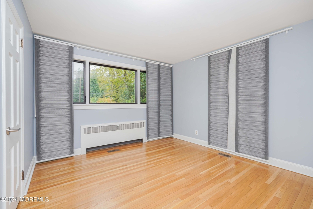828 Kingston Road - Photo 19