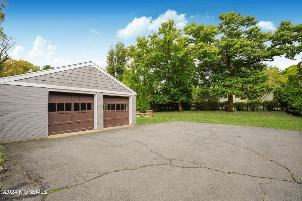 828 Kingston Road - Photo 30