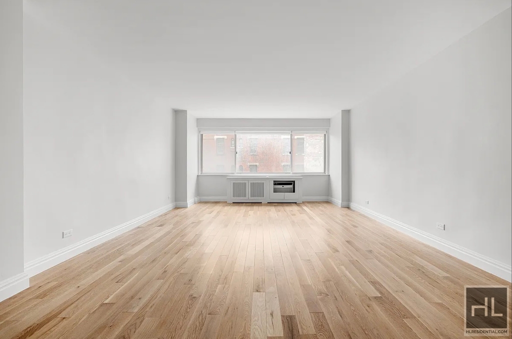 East 65th Street - Photo 0