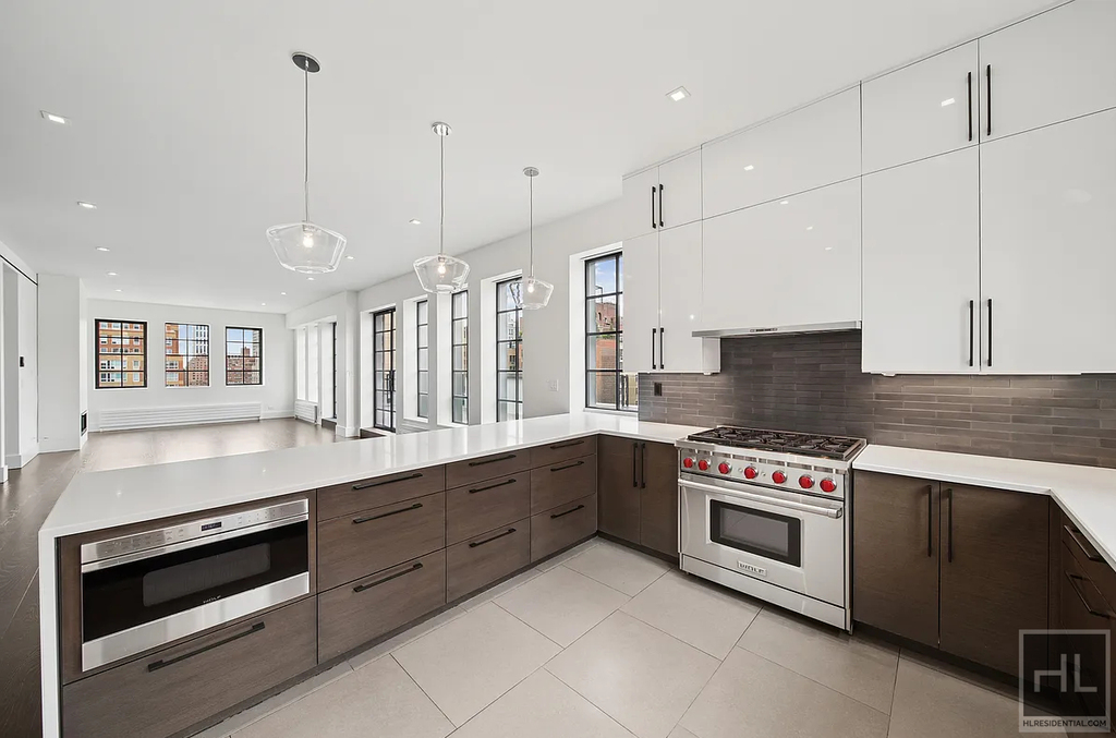 East 80th Street - Photo 0