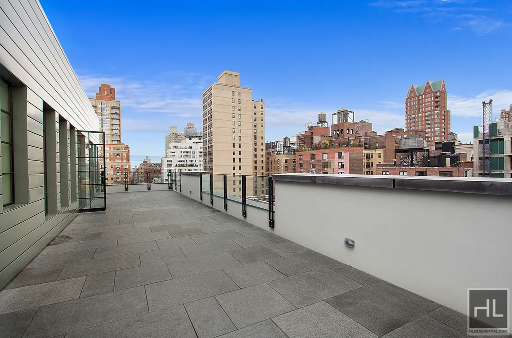 East 80th Street - Photo 17