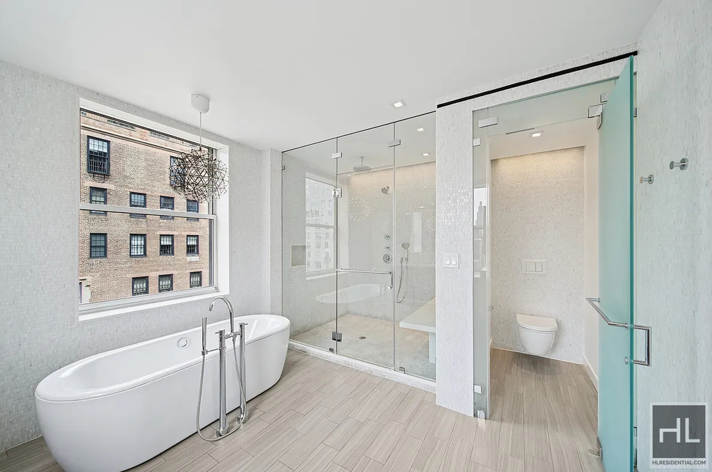 East 80th Street - Photo 6