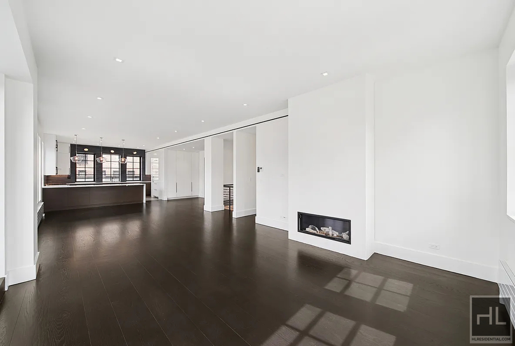 East 80th Street - Photo 4