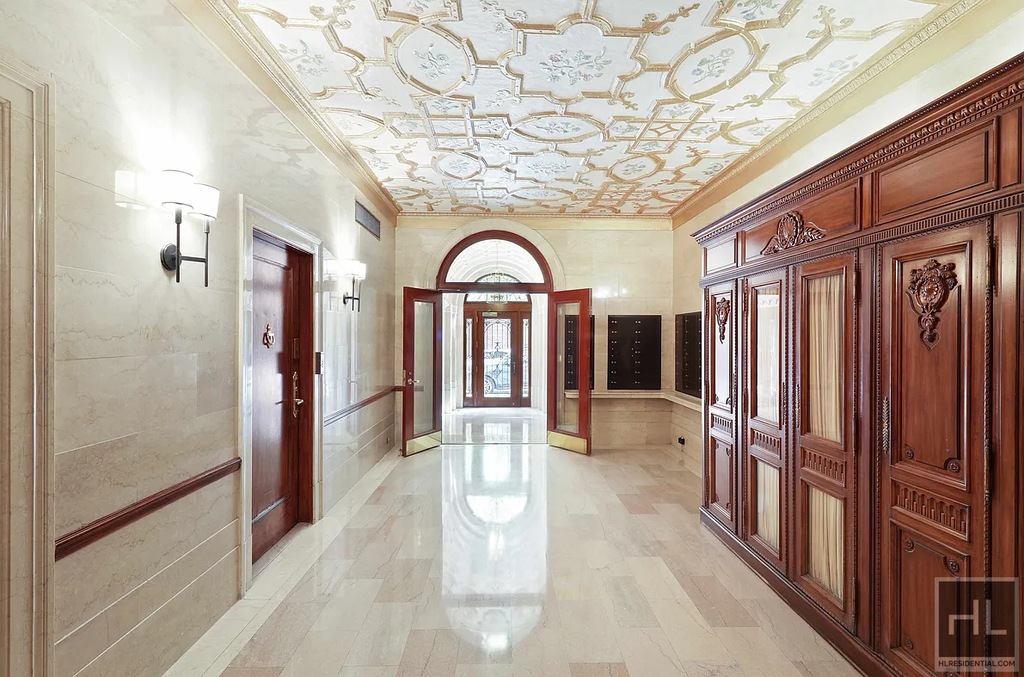 East 80th Street - Photo 15