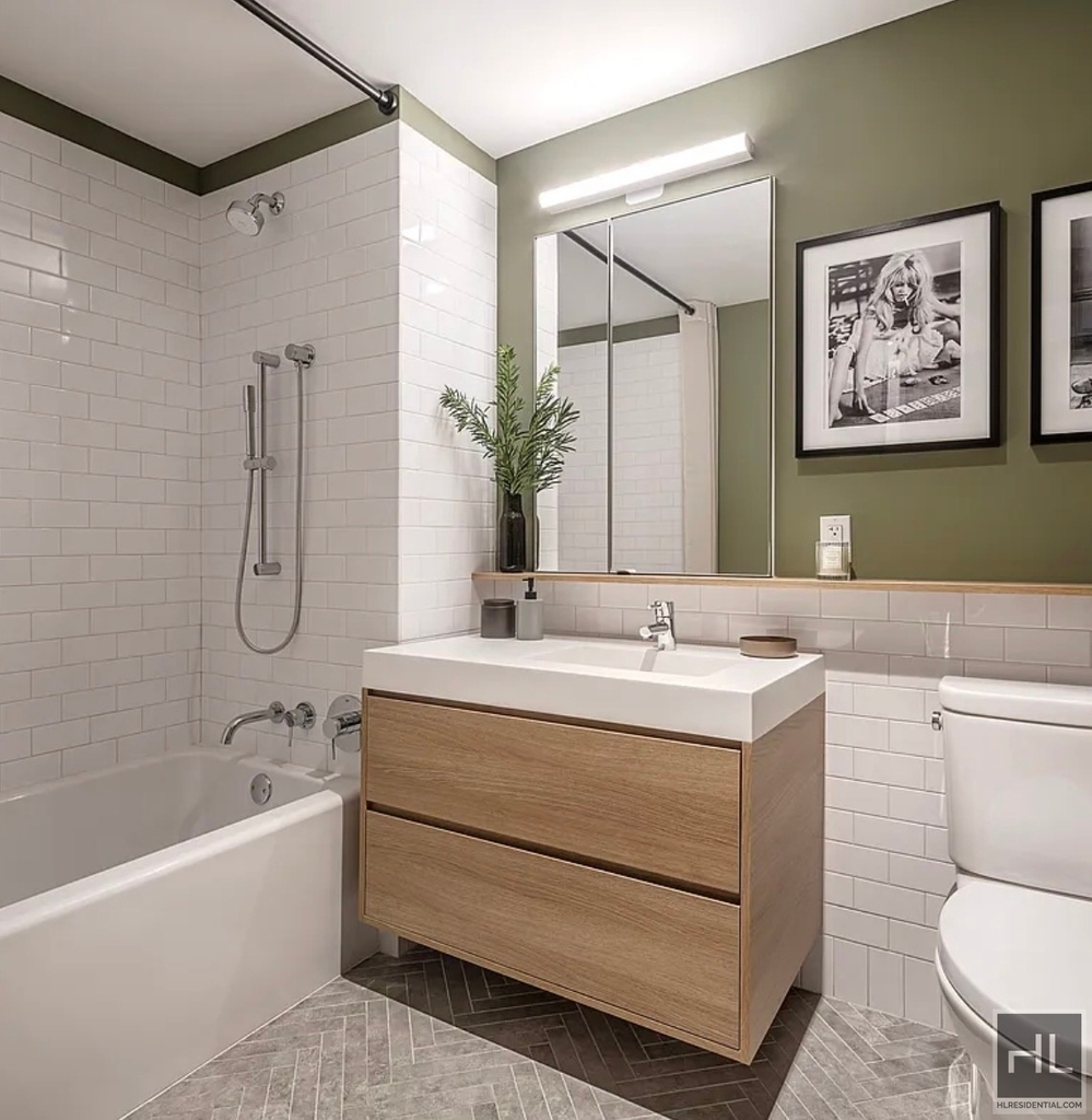West 28th Street - Photo 8