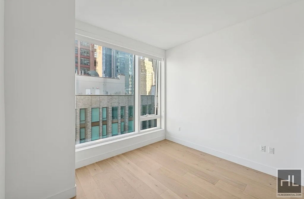 West 43rd Street - Photo 7