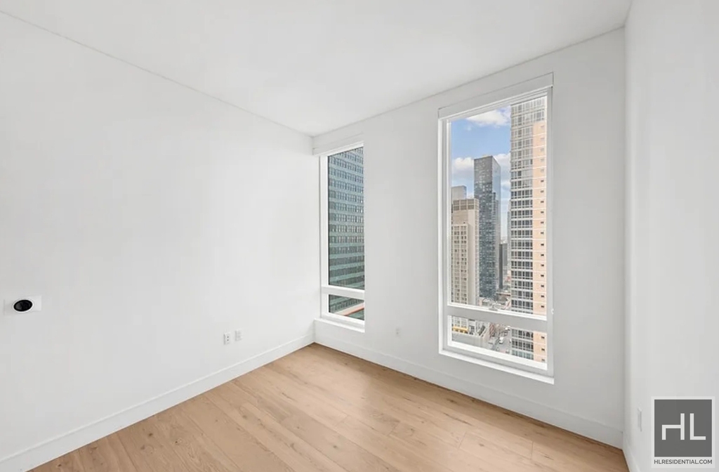West 43rd Street - Photo 7