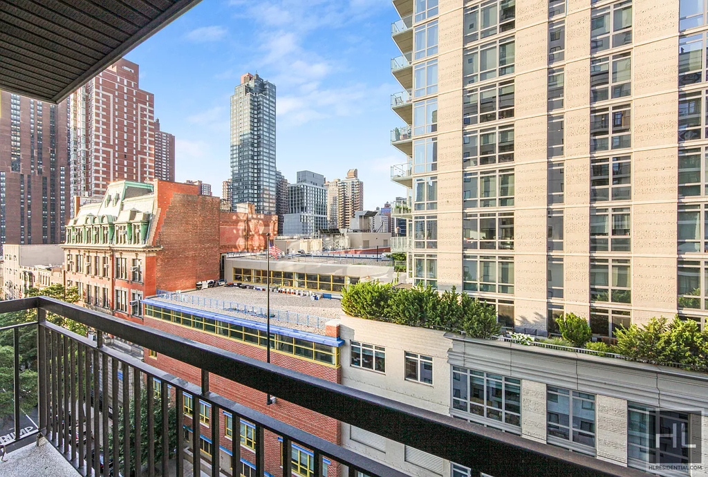 East 91st Street - Photo 10