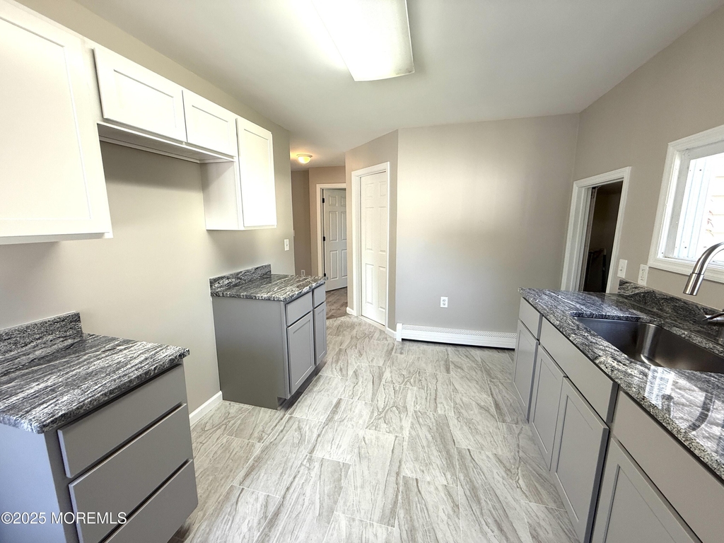410 Bay Way - Photo 5