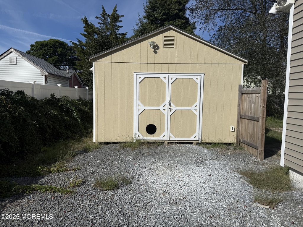 410 Bay Way - Photo 11