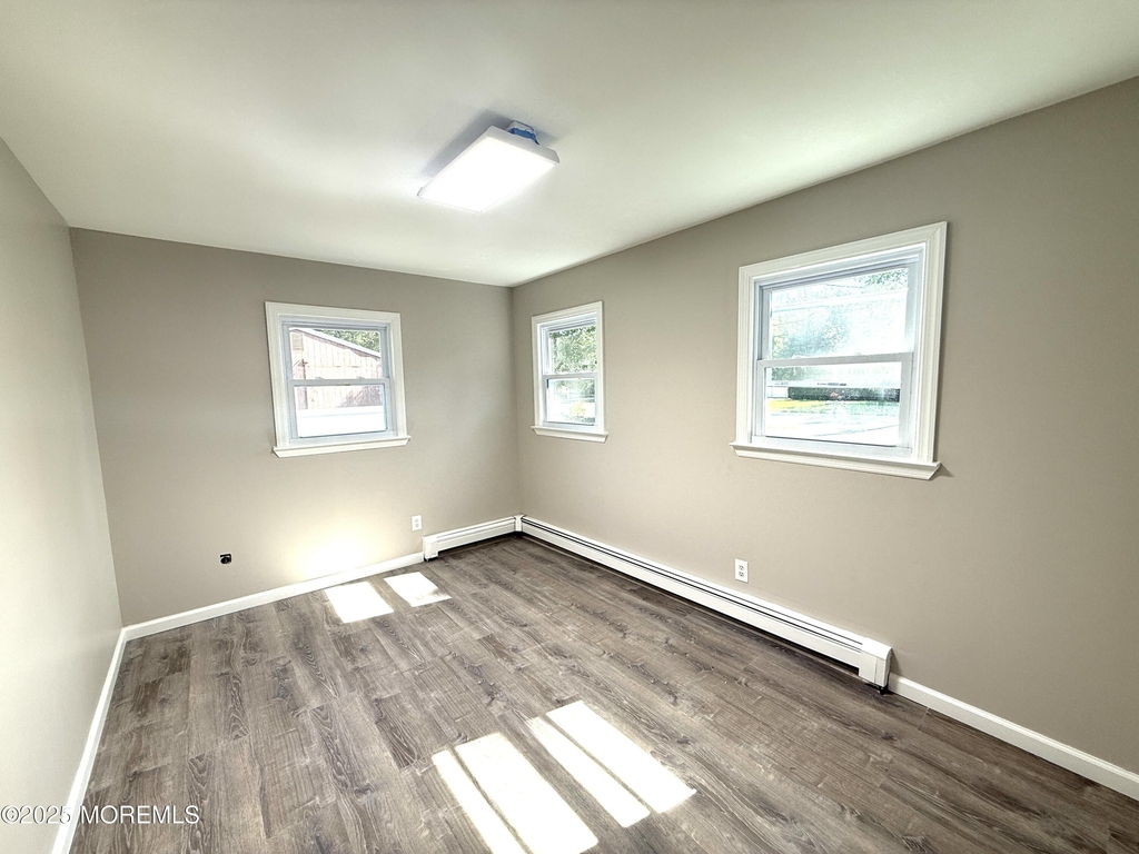 410 Bay Way - Photo 8