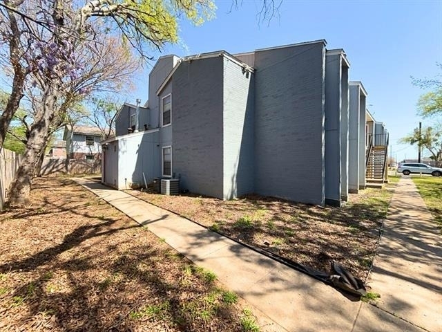 219 Fry Street - Photo 2