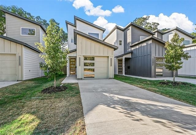 2413 Easley - Photo 1