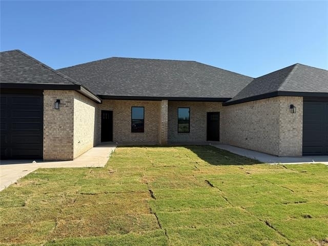 320 Woodstock Lane - Photo 2