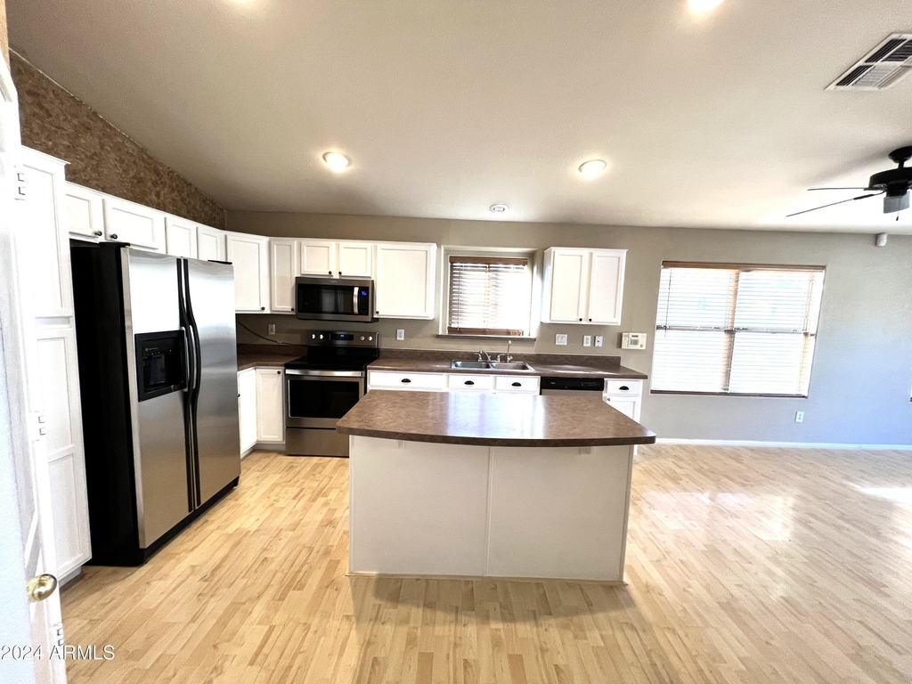 11210 E Pronghorn Avenue - Photo 3