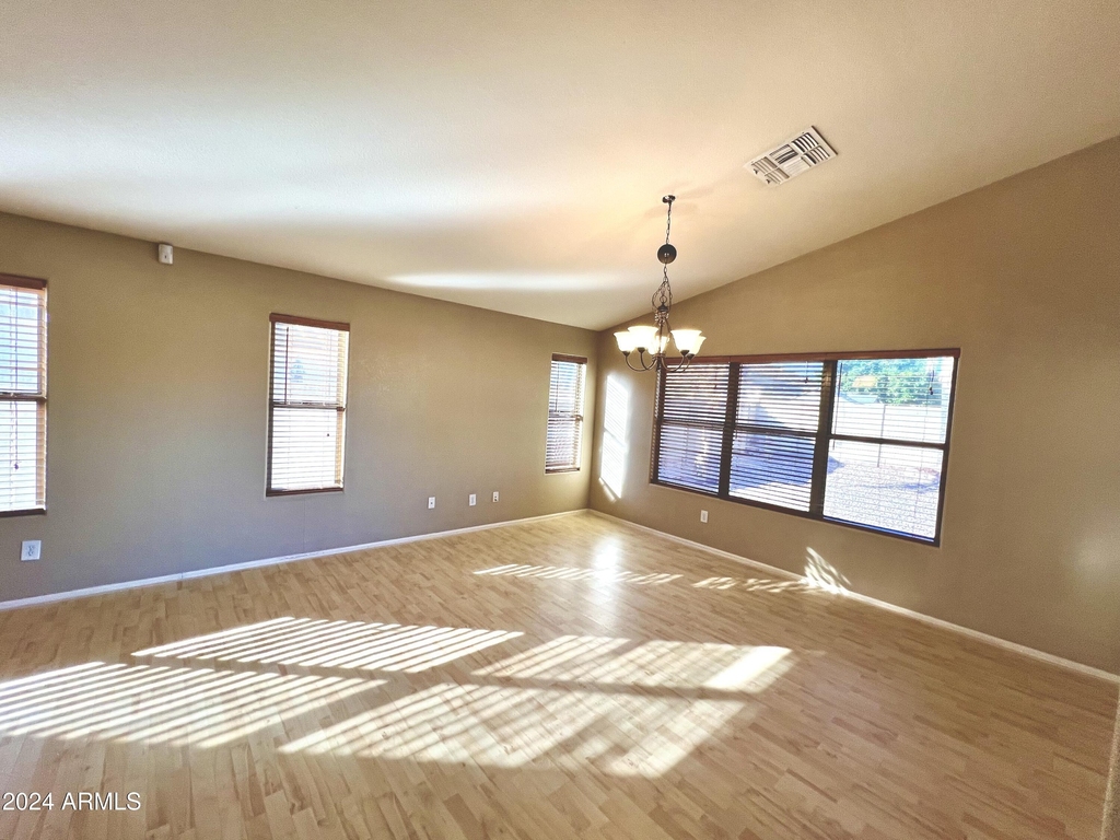 11210 E Pronghorn Avenue - Photo 11