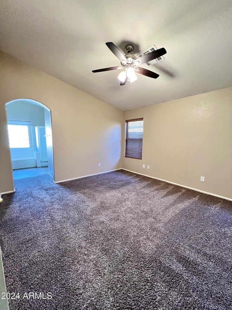 11210 E Pronghorn Avenue - Photo 12