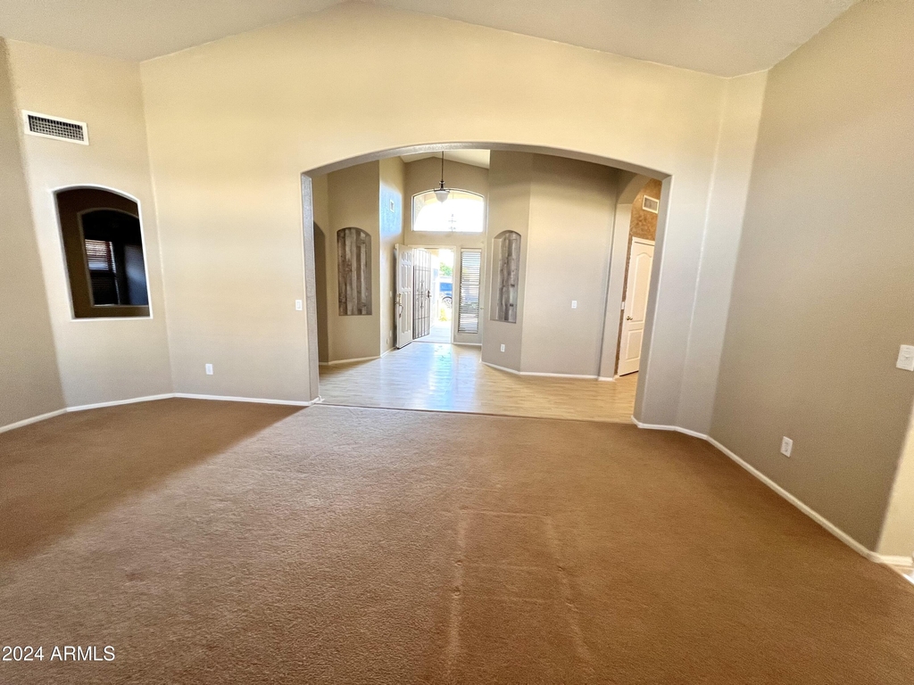 11210 E Pronghorn Avenue - Photo 10